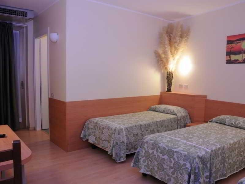 Hotel Sonia Aquilinia Esterno foto