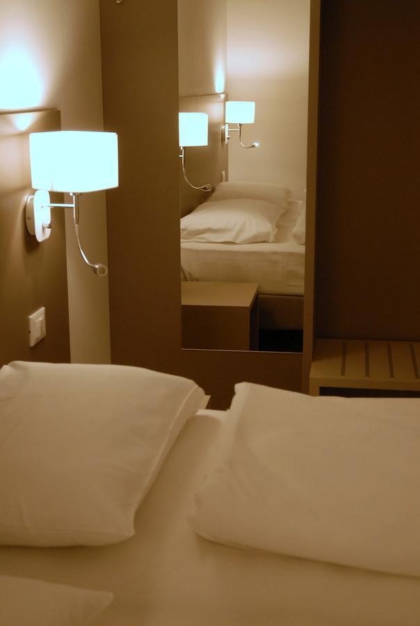 Hotel Sonia Aquilinia Esterno foto