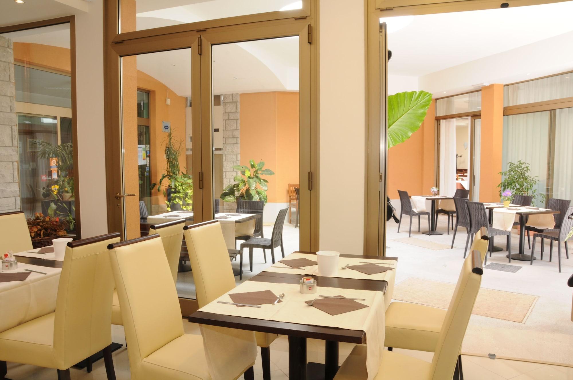 Hotel Sonia Aquilinia Esterno foto